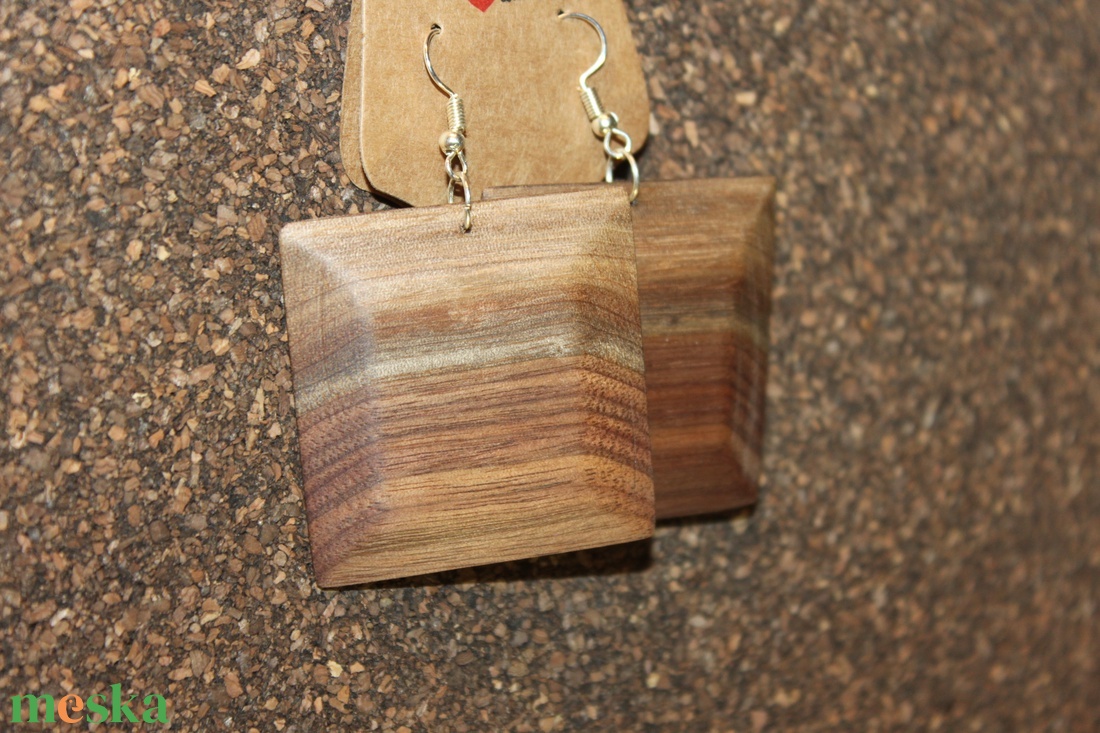 Fekete dió kézműves fülbevaló - ékszer - fülbevaló - lógó fülbevaló - Meska.hu Fekete dió kézműves fülbevaló - ékszer - fülbevaló - lógó fülbevaló - Meska.hu