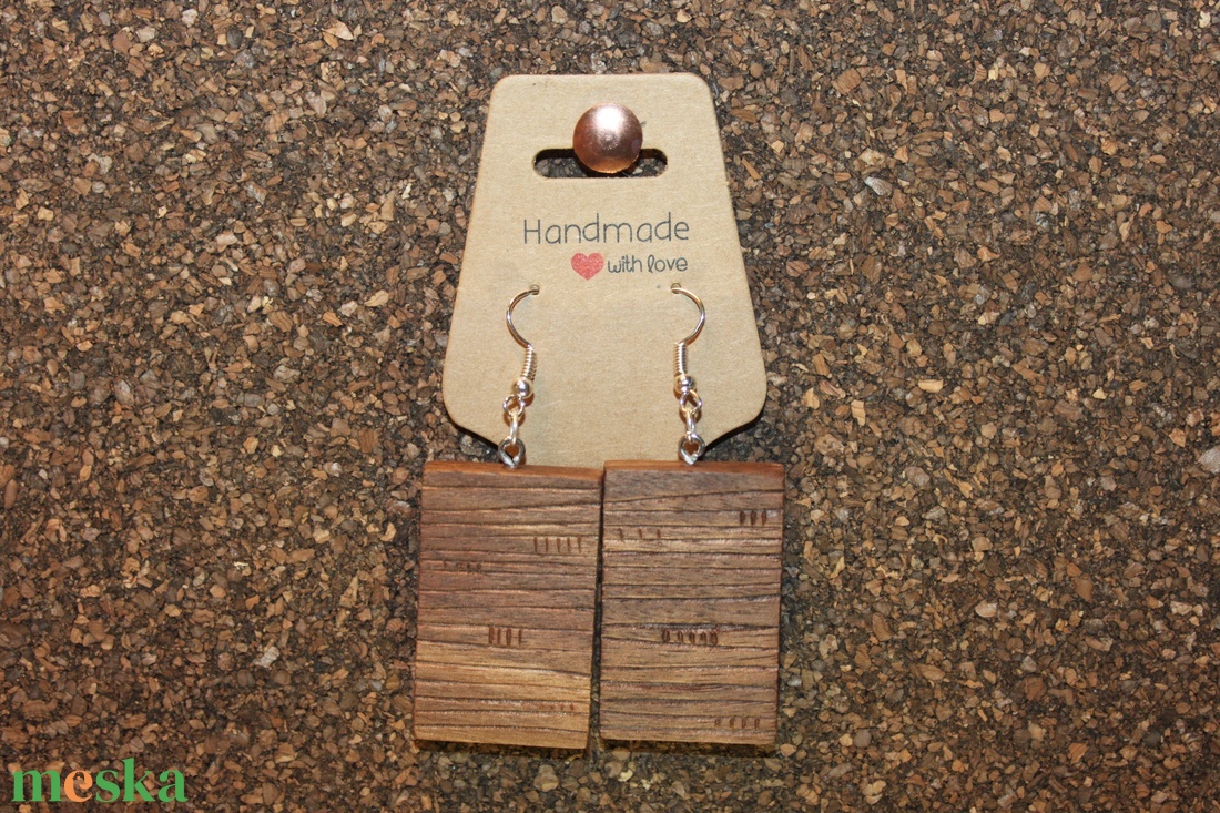 Fekete dió kézműves fülbevaló - ékszer - fülbevaló - lógó fülbevaló - Meska.hu Fekete dió kézműves fülbevaló - ékszer - fülbevaló - lógó fülbevaló - Meska.hu