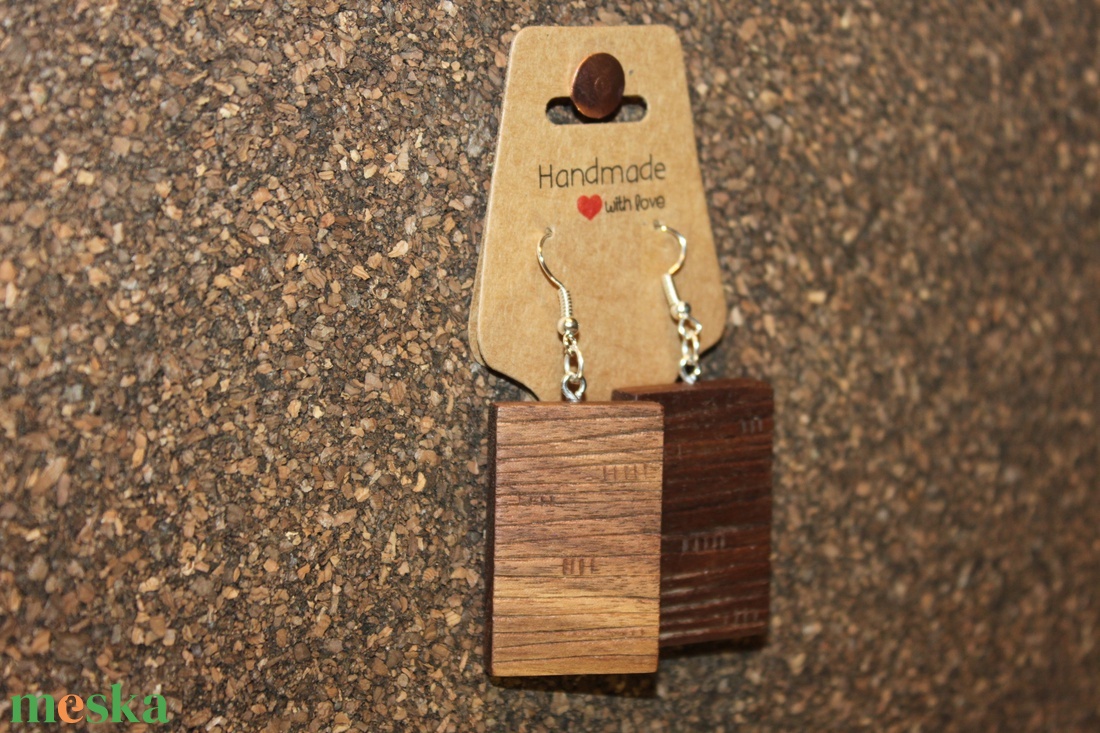 Fekete dió kézműves fülbevaló - ékszer - fülbevaló - lógó fülbevaló - Meska.hu Fekete dió kézműves fülbevaló - ékszer - fülbevaló - lógó fülbevaló - Meska.hu