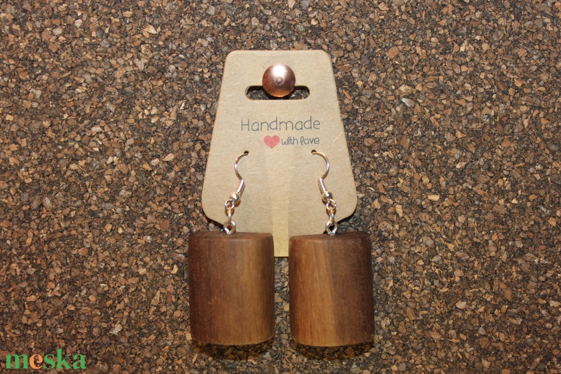 Fekete dió kézműves fülbevaló - ékszer - fülbevaló - lógó fülbevaló - Meska.hu Fekete dió kézműves fülbevaló - ékszer - fülbevaló - lógó fülbevaló - Meska.hu