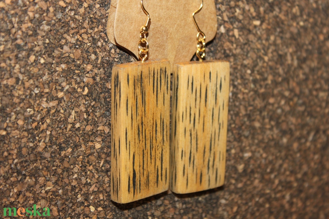 Hárs fa kézműves fülbevaló - ékszer - fülbevaló - lógó fülbevaló - Meska.hu Hárs fa kézműves fülbevaló - ékszer - fülbevaló - lógó fülbevaló - Meska.hu