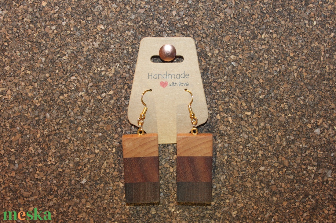 Mahagóni, csíkos mintájú fa kézműves fülbevaló - ékszer - fülbevaló - lógó fülbevaló - Meska.hu Mahagóni, csíkos mintájú fa kézműves fülbevaló - ékszer - fülbevaló - lógó fülbevaló - Meska.hu
