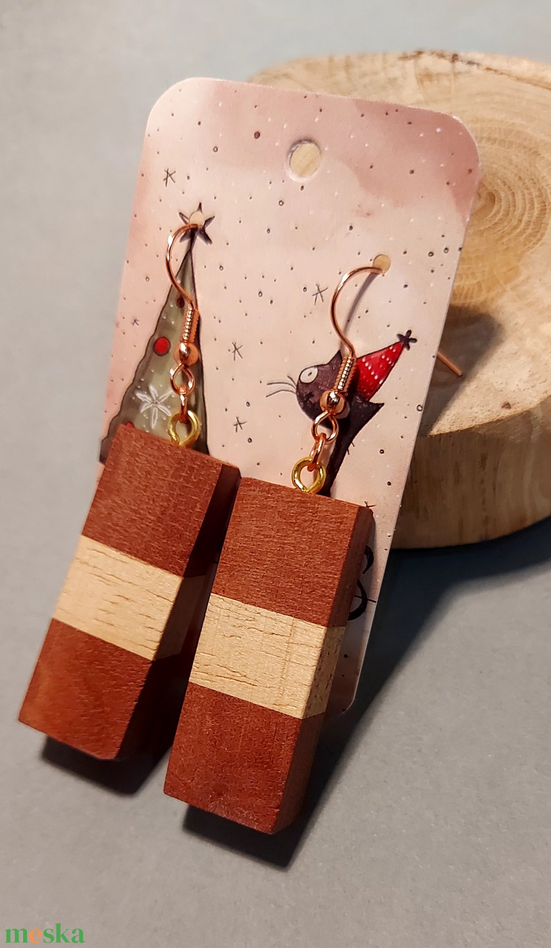 Mahagóni, csíkos mintájú fa kézműves fülbevaló - ékszer - fülbevaló - lógó fülbevaló - Meska.hu