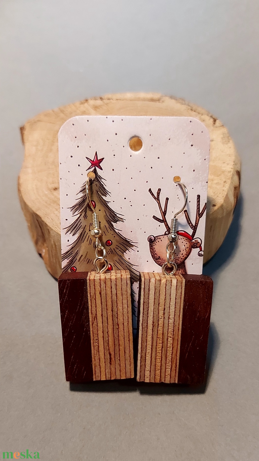 Mahagóni, csíkos mintájú fa kézműves fülbevaló - ékszer - fülbevaló - lógó fülbevaló - Meska.hu