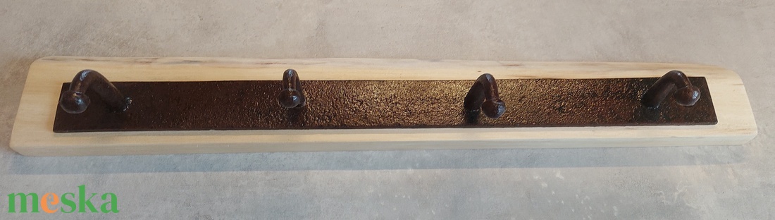 Egyedi formájú rusztikus fogas, fali akasztó juhar fából - otthon & életmód - bútor - fogas - Meska.hu