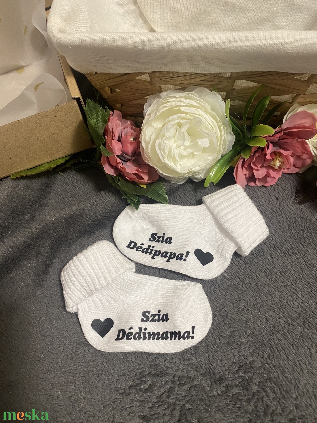 Baba bejelentő zokni - egyedi felirattal, apukának, nagyszülőknek, rokonoknak, barátoknak - játék & sport - babalátogató ajándékcsomag - Meska.hu