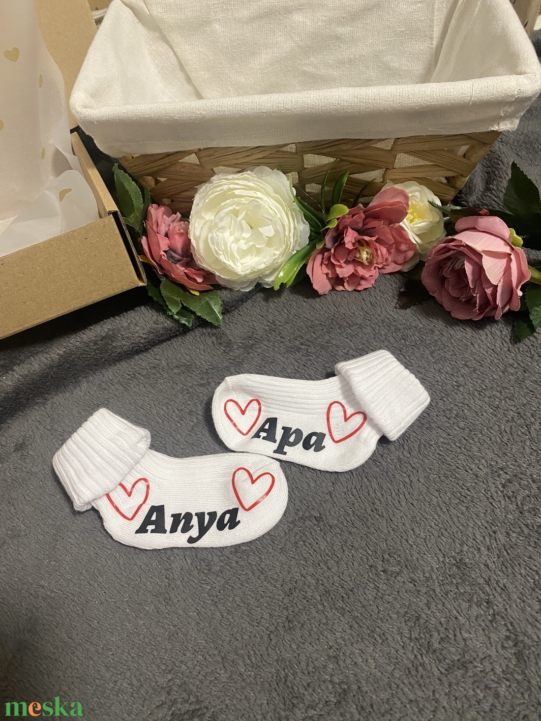 Baba bejelentő zokni - egyedi felirattal, apukának, nagyszülőknek, rokonoknak, barátoknak - játék & sport - babalátogató ajándékcsomag - Meska.hu