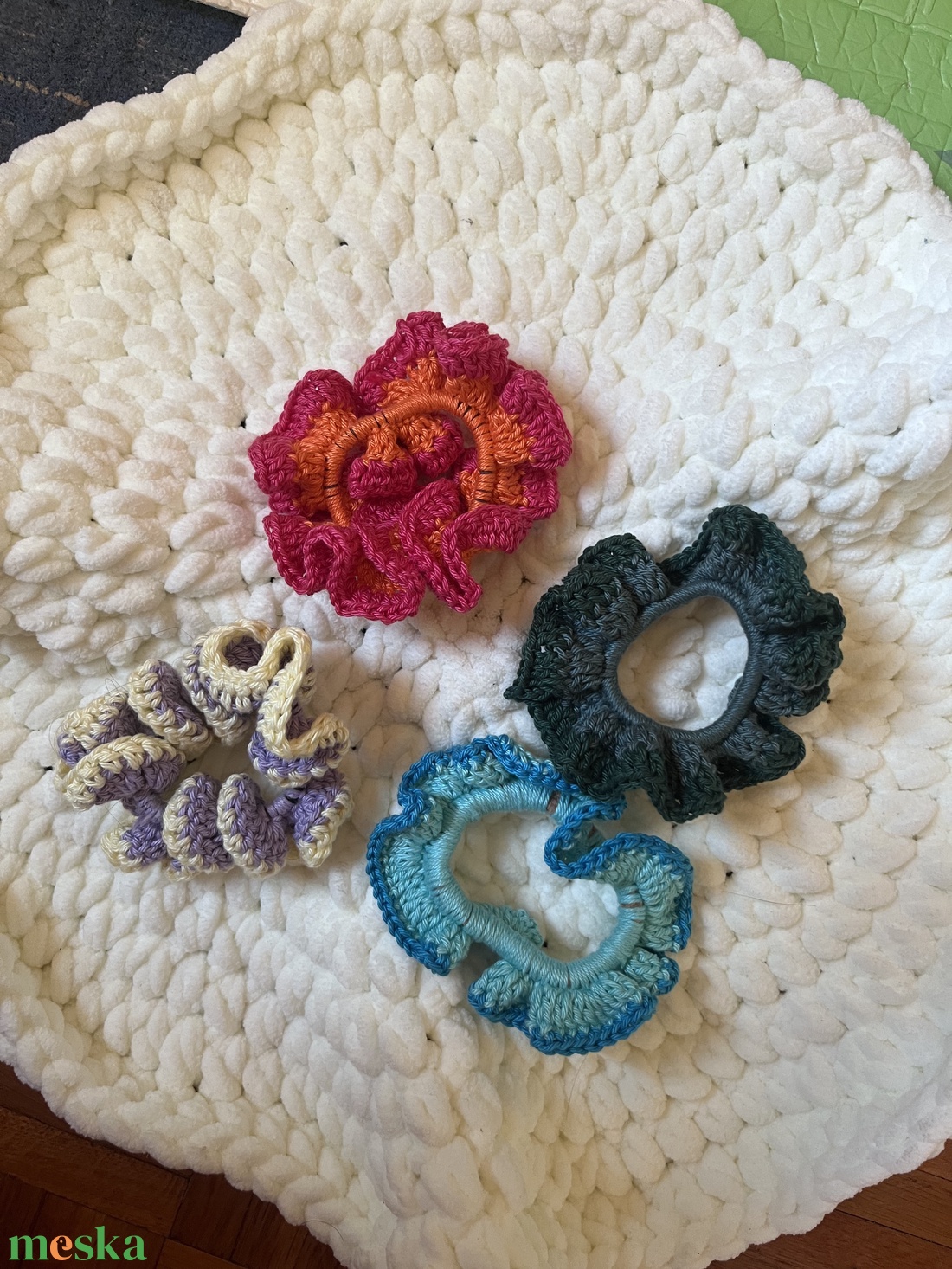 Horgolt scrunchie - ruha & divat - hajdísz & hajcsat - hajgumi - Meska.hu