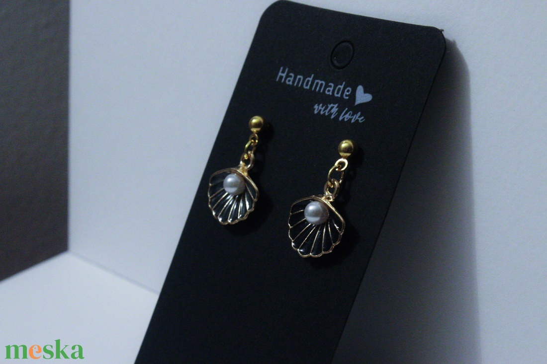 Fekete kagylós Fülbevaló - ékszer - fülbevaló - lógó fülbevaló - Meska.hu