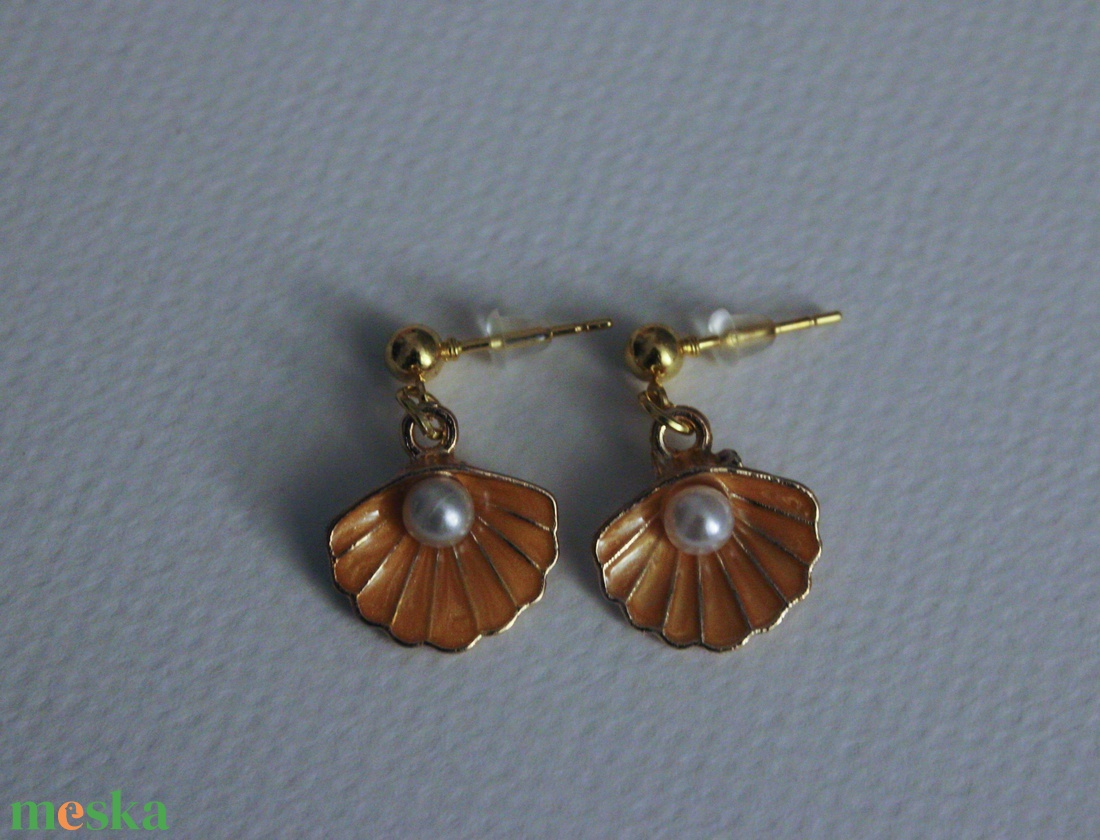 Narancssárga kagylós Fülbevaló - ékszer - fülbevaló - lógó fülbevaló - Meska.hu