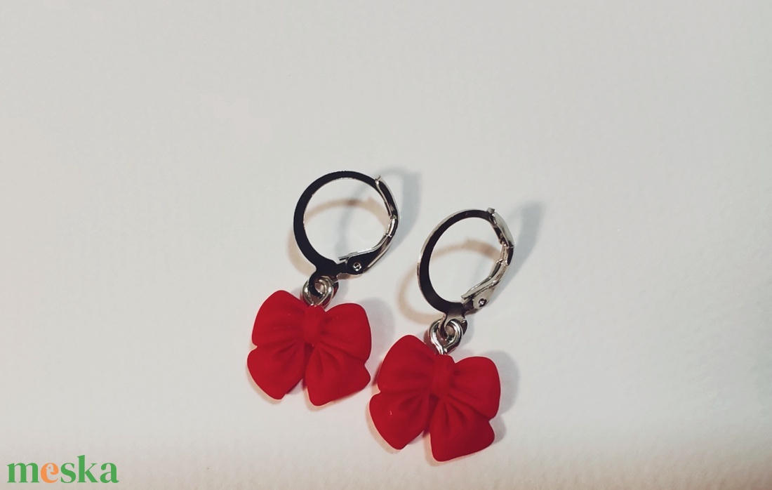 Cuki Masni fülbevaló ezüst színű akasztóval - ékszer - fülbevaló - lógó fülbevaló - Meska.hu