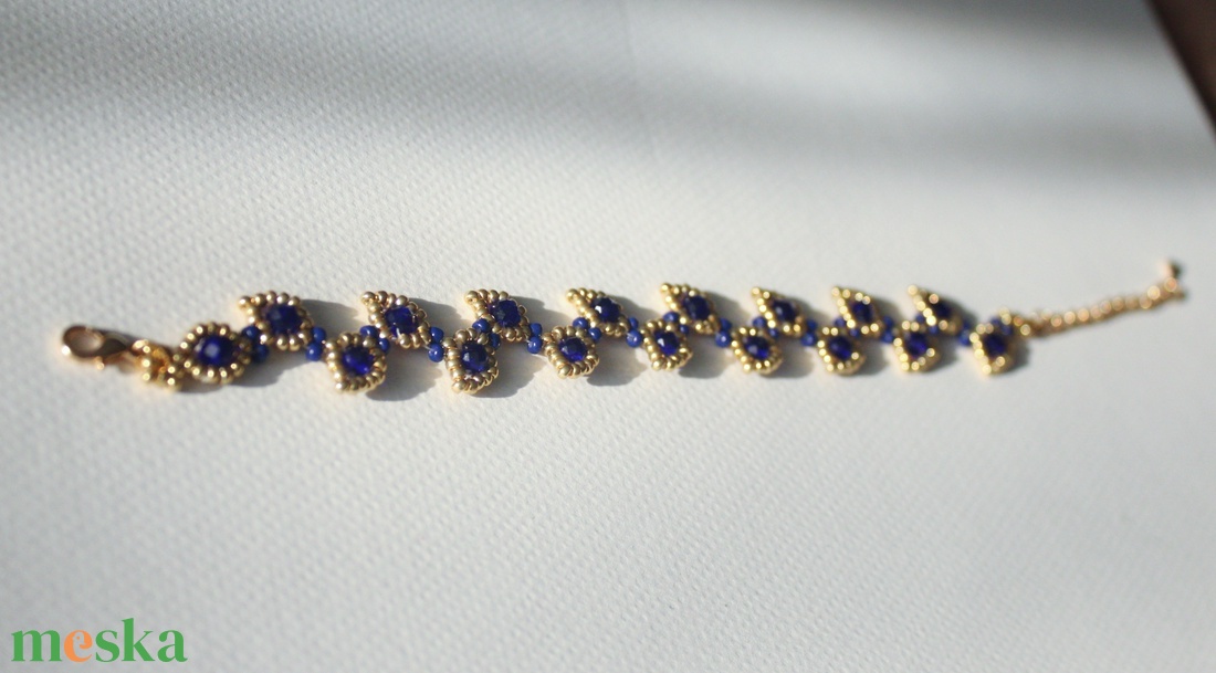 Kék-arany karkötő - ékszer - karkötő - gyöngyös karkötő - Meska.hu