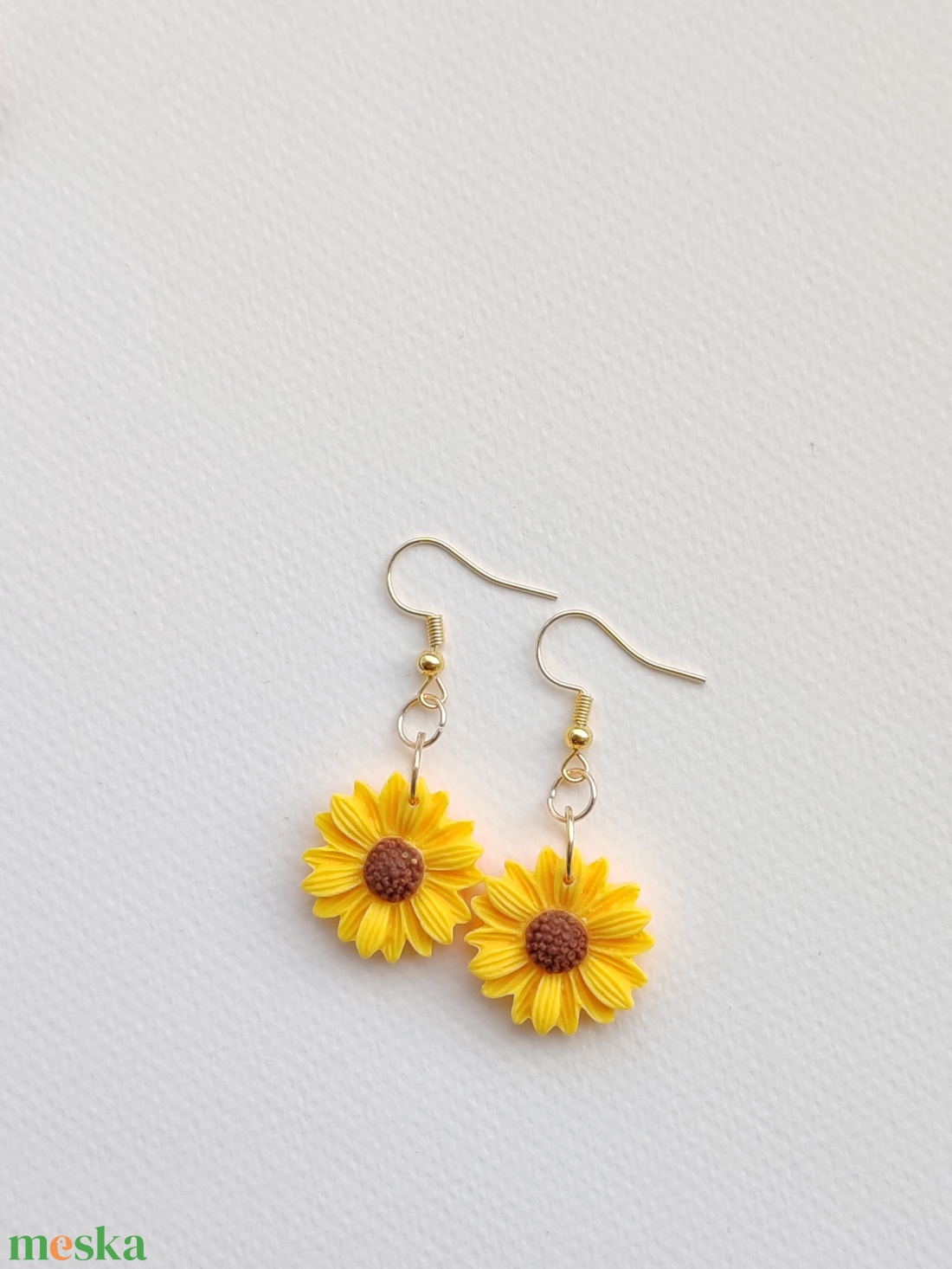 Napraforgós fülbevaló  - ékszer - fülbevaló - lógó fülbevaló - Meska.hu
