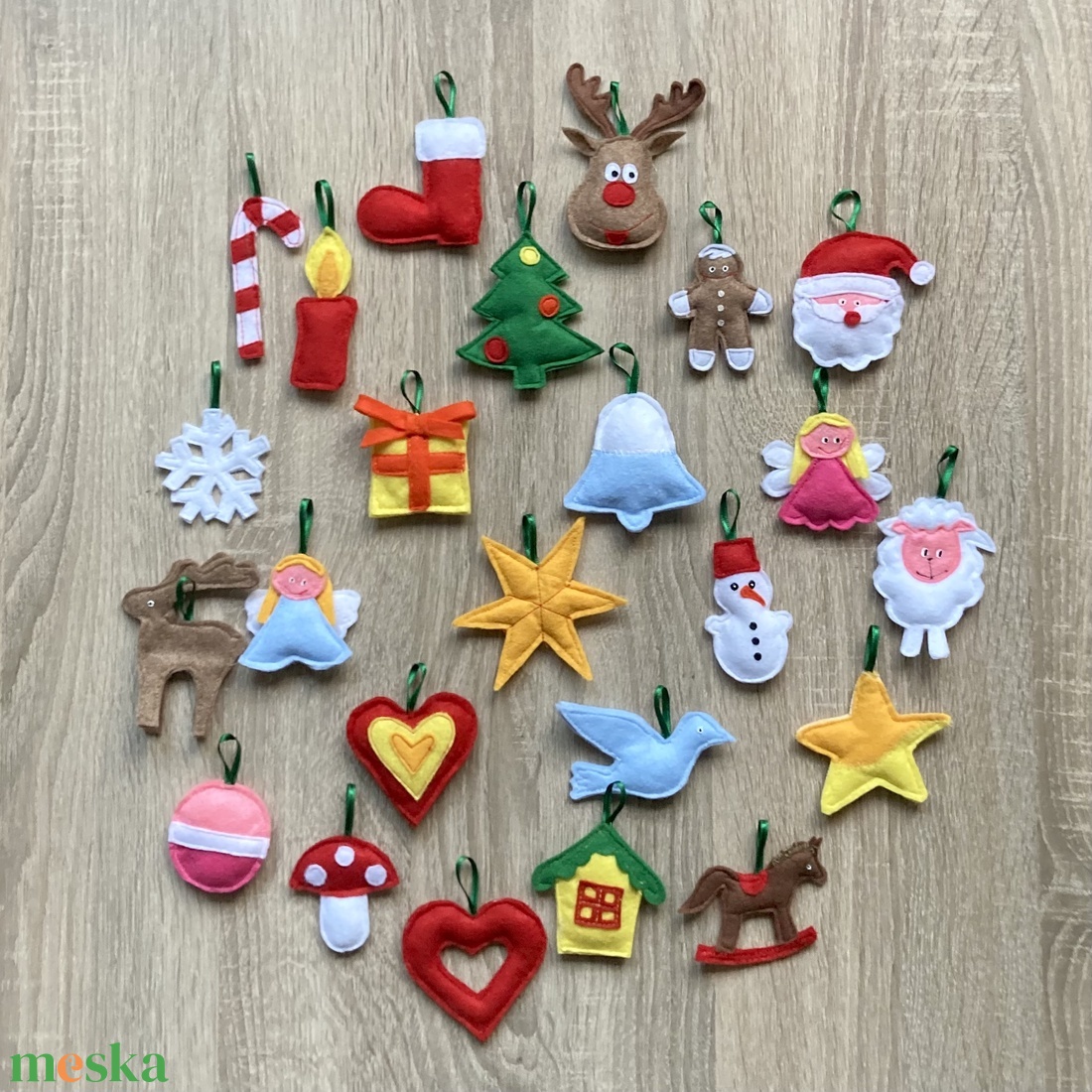 Fenyőfa 24 db különböző dísszel. - karácsony - adventi díszek - adventi ablakdekoráció - Meska.hu