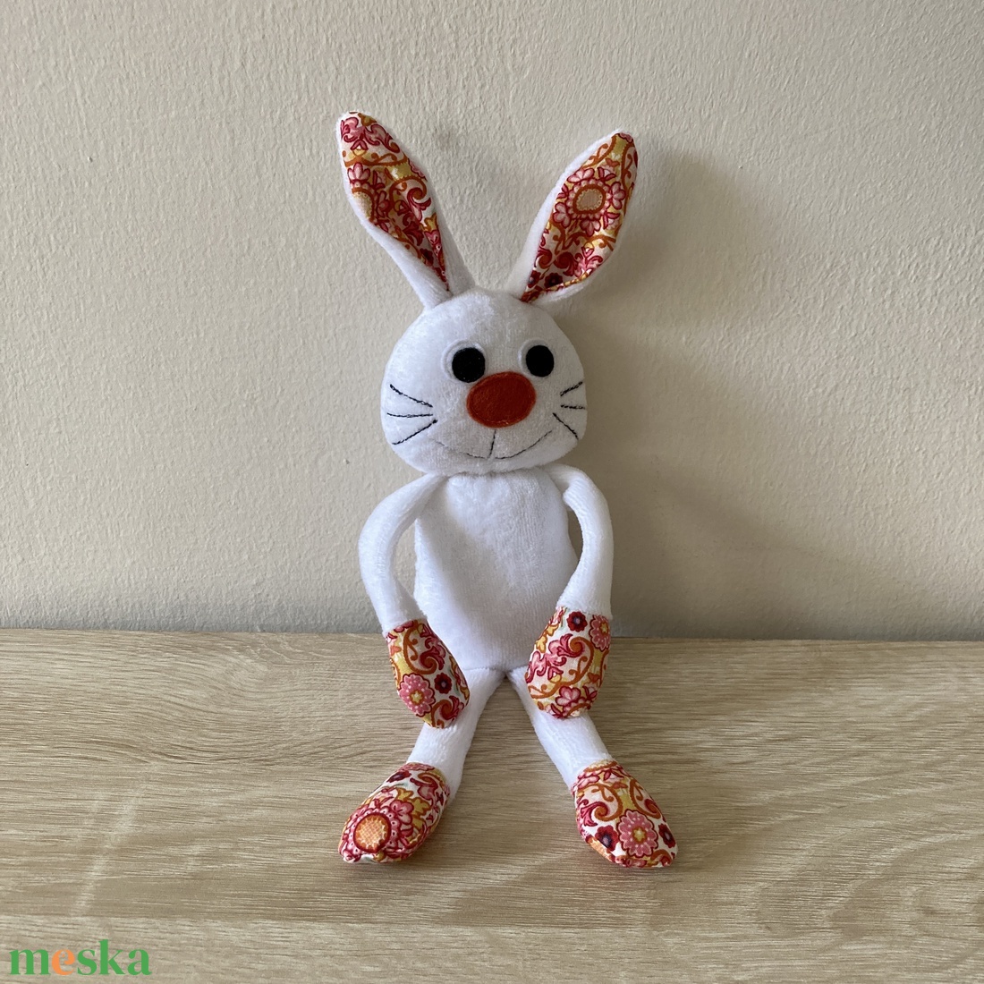 Nyuszi plüssfigura és báb egyben. - játék & sport - plüssállat & játékfigura - nyuszi - Meska.hu