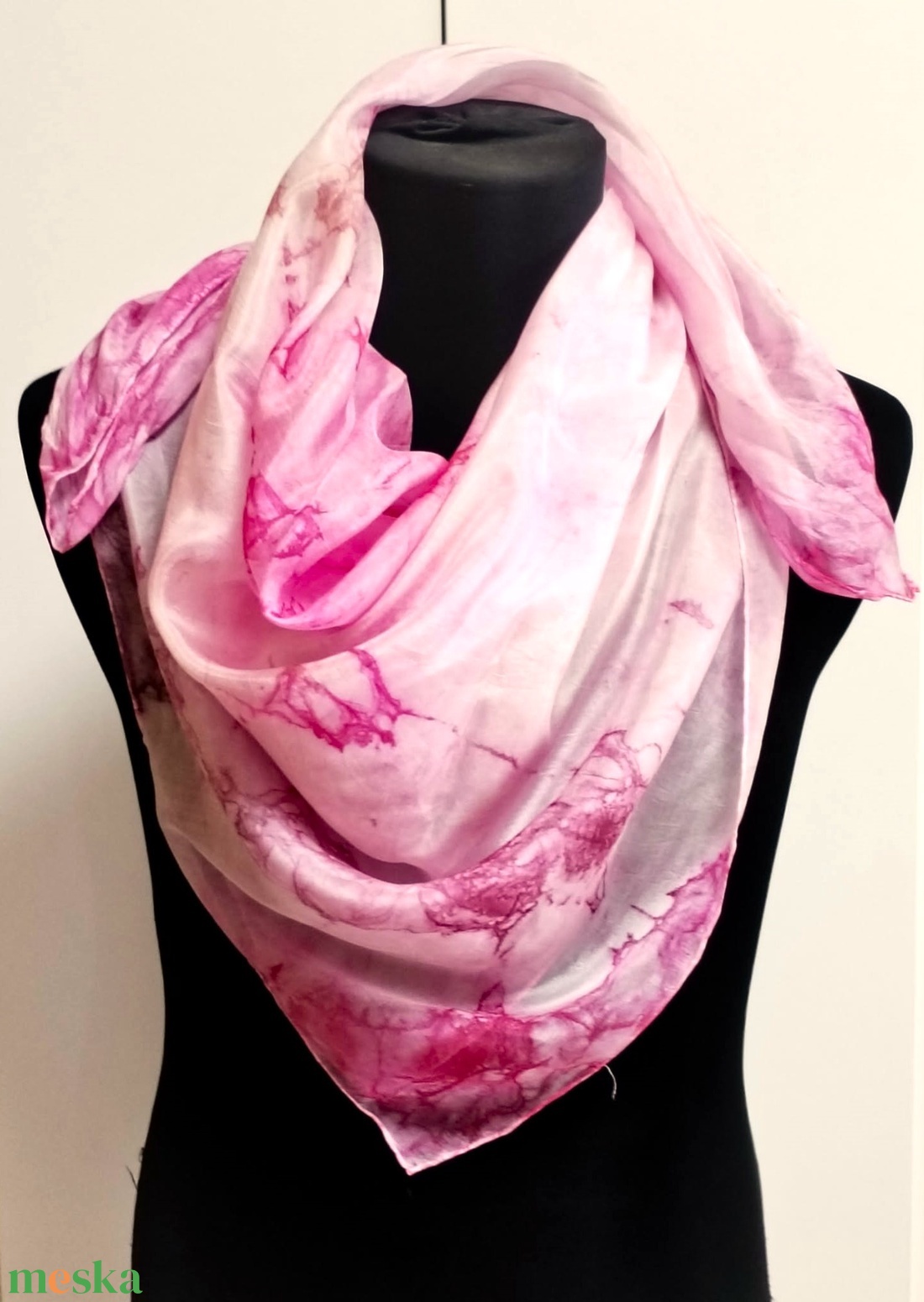 Tavaszi, kézzel festett, batikolt pink selyemkendő  - ruha & divat - sál, sapka, kendő - vállkendő - Meska.hu