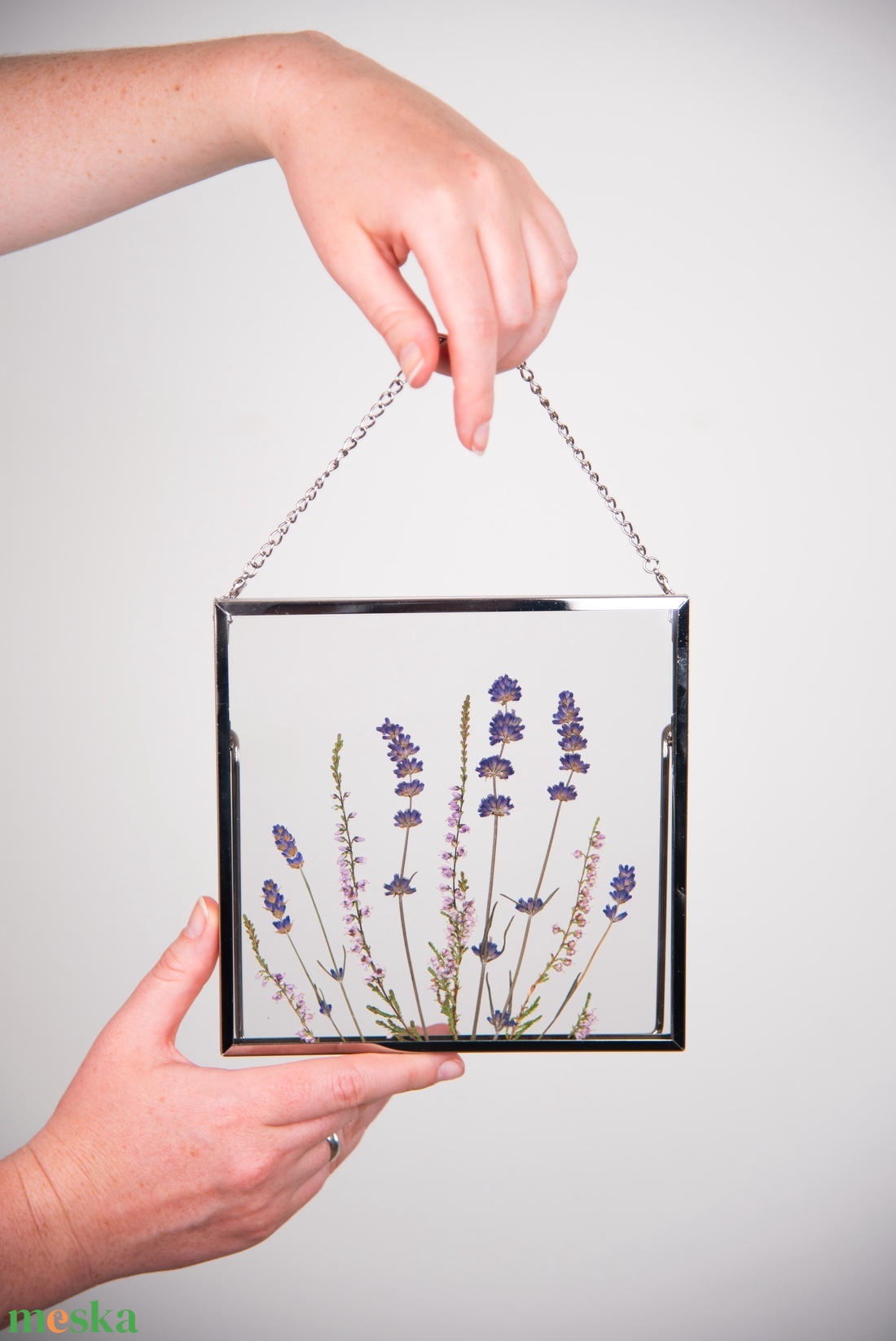 Levendula és rózsaszín csarab virágok ezüstös keretben 16 x 16 cm - otthon & életmód - dekoráció - kép & falikép - képkeret - Meska.hu Levendula és rózsaszín csarab virágok ezüstös keretben 16 x 16 cm - otthon & életmód - dekoráció - kép & falikép - képkeret - Meska.hu