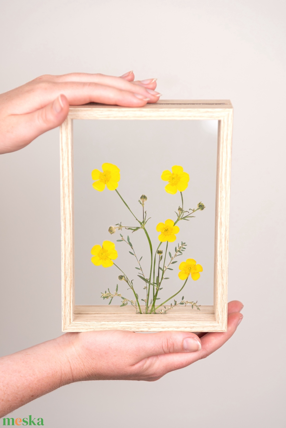 Sárga boglárka virágok fa keretben 14 x 19 cm - otthon & életmód - dekoráció - kép & falikép - üvegkép - Meska.hu Sárga boglárka virágok fa keretben 14 x 19 cm - otthon & életmód - dekoráció - kép & falikép - üvegkép - Meska.hu