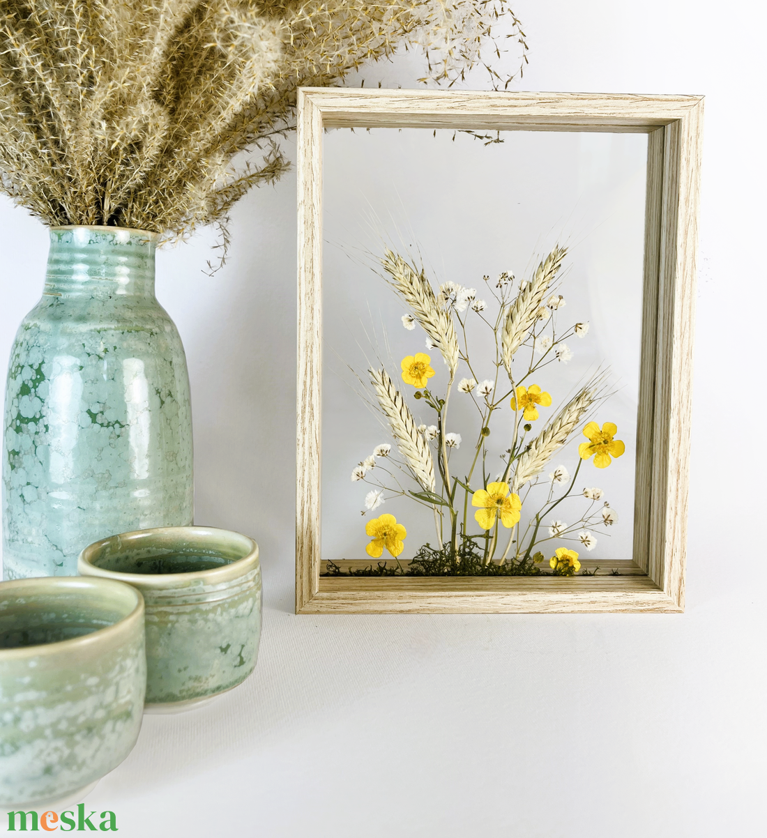 Préselt sárga boglárka virágok búzakalászokkal fa keretben 16 x 21 cm - otthon & életmód - dekoráció - kép & falikép - üvegkép - Meska.hu