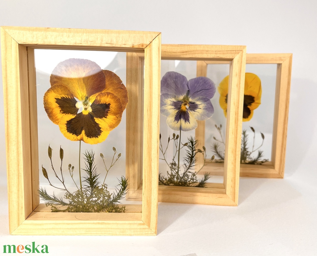 Hármas árvácska csomag ajánlat, natúr fa keretben 10.6 x 15 x 4.1 cm - otthon & életmód - dekoráció - kép & falikép - képkeret - Meska.hu Hármas árvácska csomag ajánlat, natúr fa keretben 10.6 x 15 x 4.1 cm - otthon & életmód - dekoráció - kép & falikép - képkeret - Meska.hu