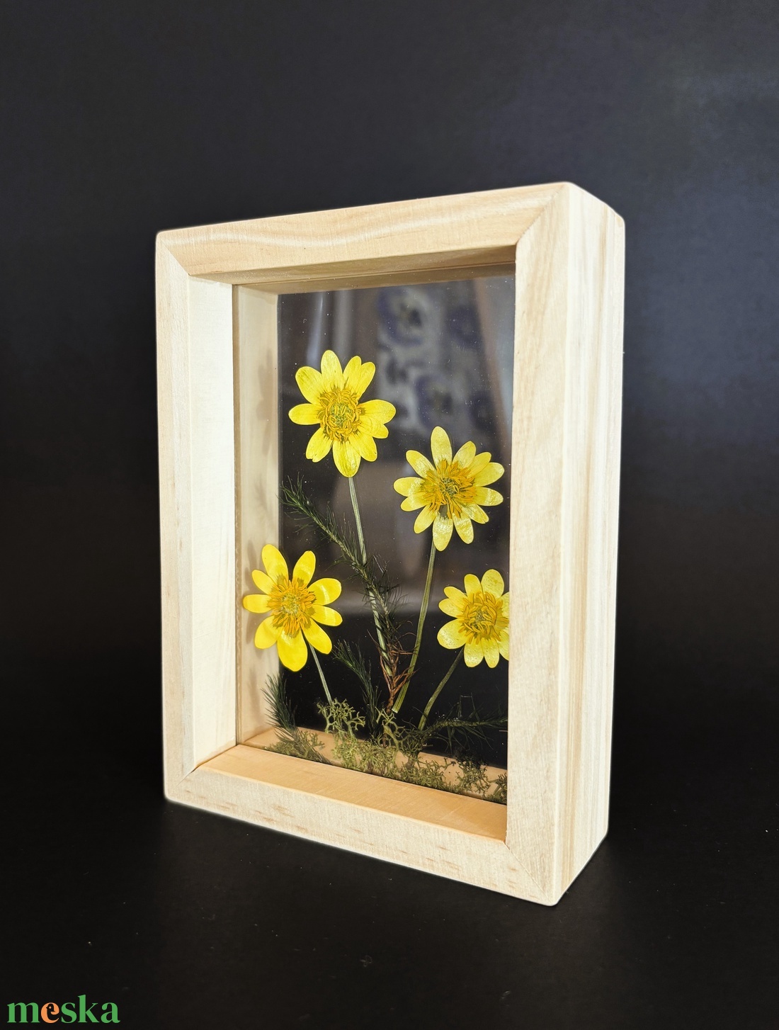 Nagyfejű boglárkák lebegő natúr fa keretben 10.6 x 15 x 4.1 cm - otthon & életmód - dekoráció - kép & falikép - képkeret - Meska.hu Nagyfejű boglárkák lebegő natúr fa keretben 10.6 x 15 x 4.1 cm - otthon & életmód - dekoráció - kép & falikép - képkeret - Meska.hu
