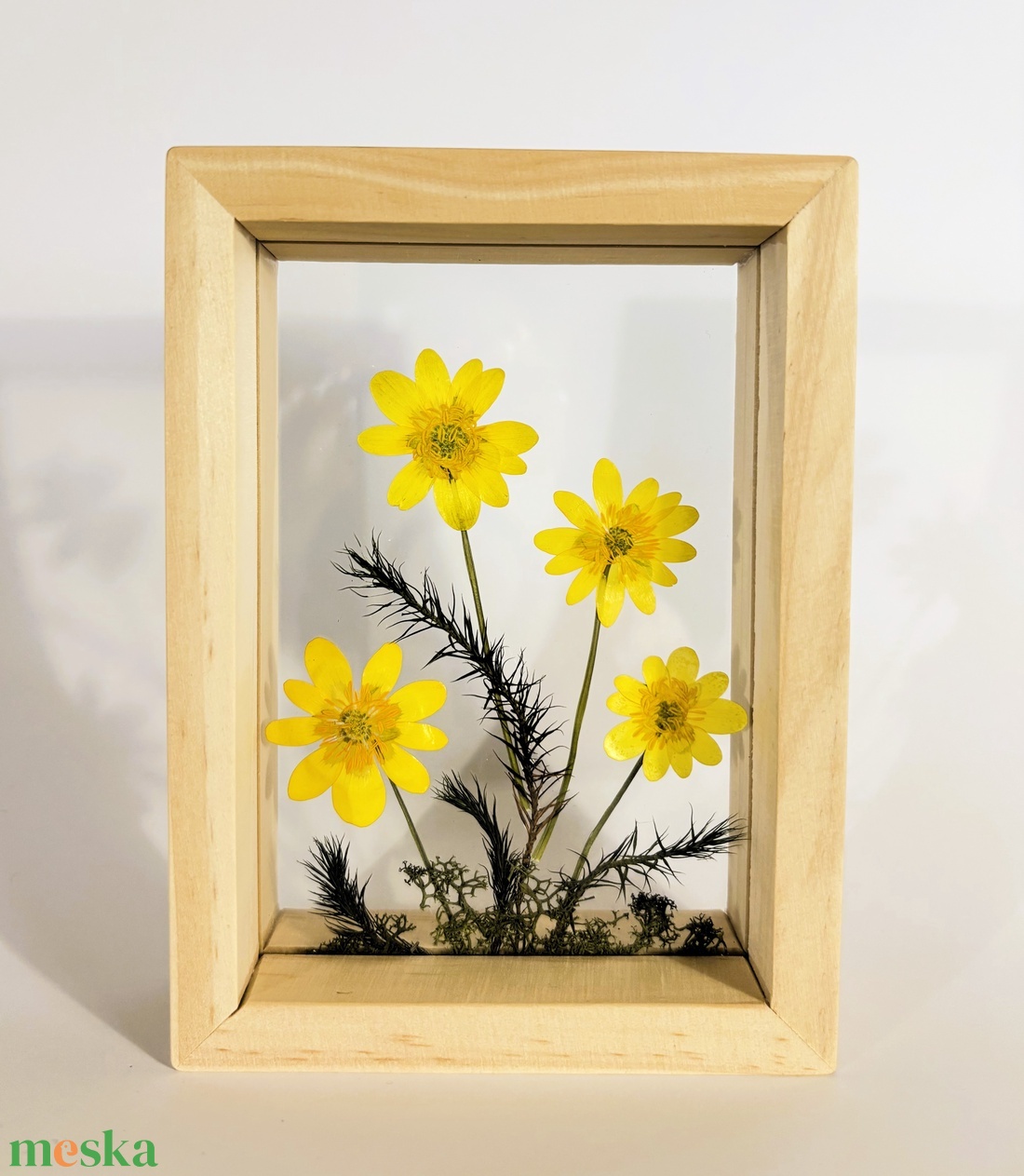 Nagyfejű boglárkák lebegő natúr fa keretben 10.6 x 15 x 4.1 cm - otthon & életmód - dekoráció - kép & falikép - képkeret - Meska.hu Nagyfejű boglárkák lebegő natúr fa keretben 10.6 x 15 x 4.1 cm - otthon & életmód - dekoráció - kép & falikép - képkeret - Meska.hu