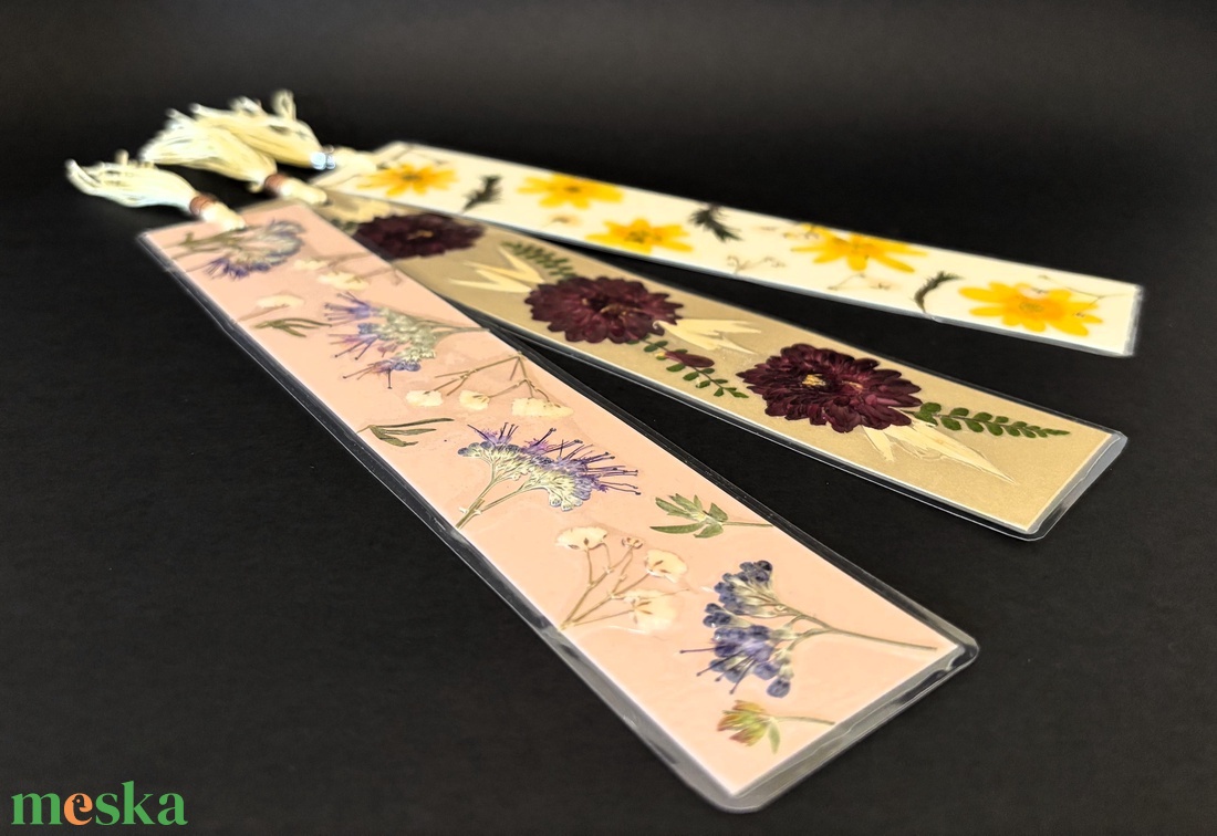 2# Préselt virágos laminált könyvjelző 3 db-os csomagban 20 cm x 4 cm  - otthon & életmód - dekoráció - kép & falikép - üvegkép - Meska.hu