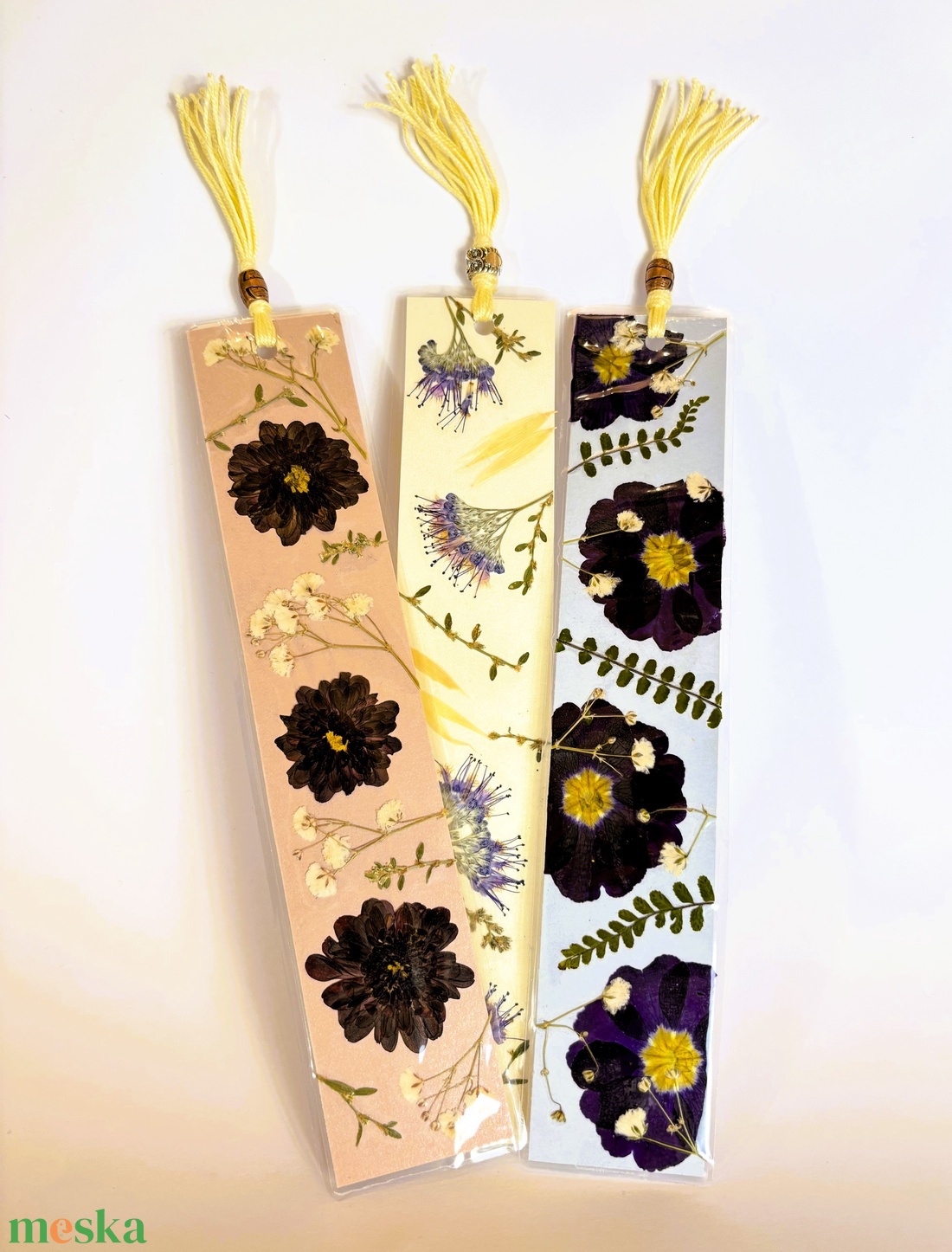 3# Préselt virágos laminált könyvjelző 3 db-os csomagban 20 cm x 4 cm  - otthon & életmód - dekoráció - kép & falikép - üvegkép - Meska.hu