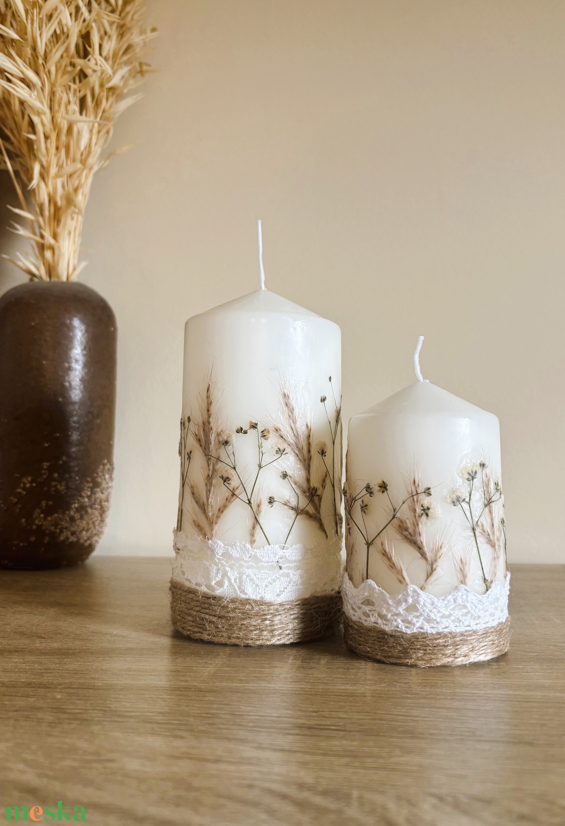 Szárított fátyolvirágos gyertya ajándékcsomag DÍSZDOBOZBAN- Csipkével és jutazsoinórral díszítve - otthon & életmód - gyertya, illat, aroma - gyertya - Meska.hu