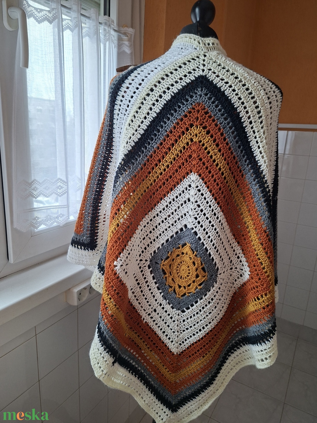 Poncsó +kendő egyben - ruha & divat - női ruha - poncsó - Meska.hu