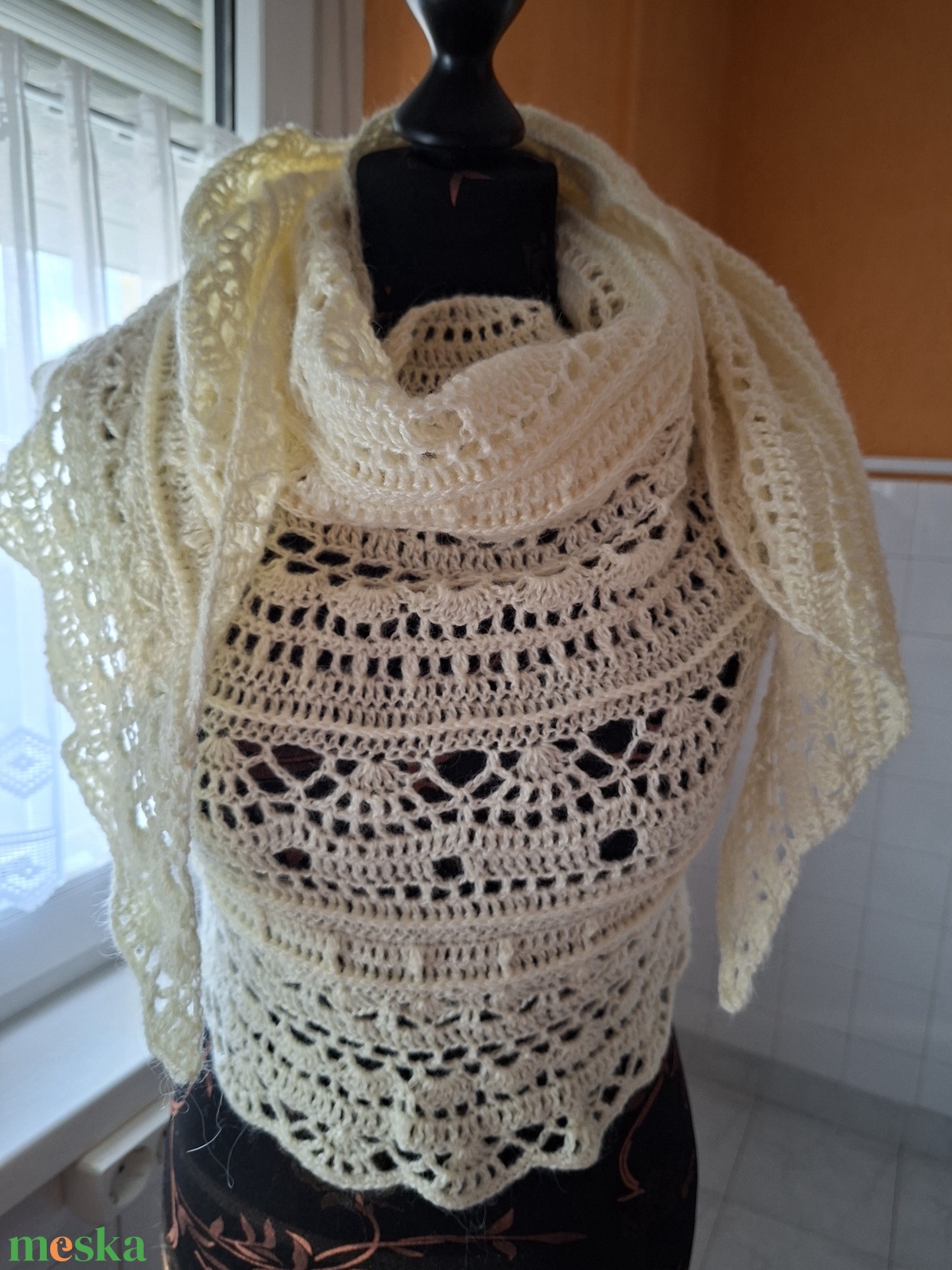 Krémeskendő - ruha & divat - sál, sapka, kendő - kendő - Meska.hu