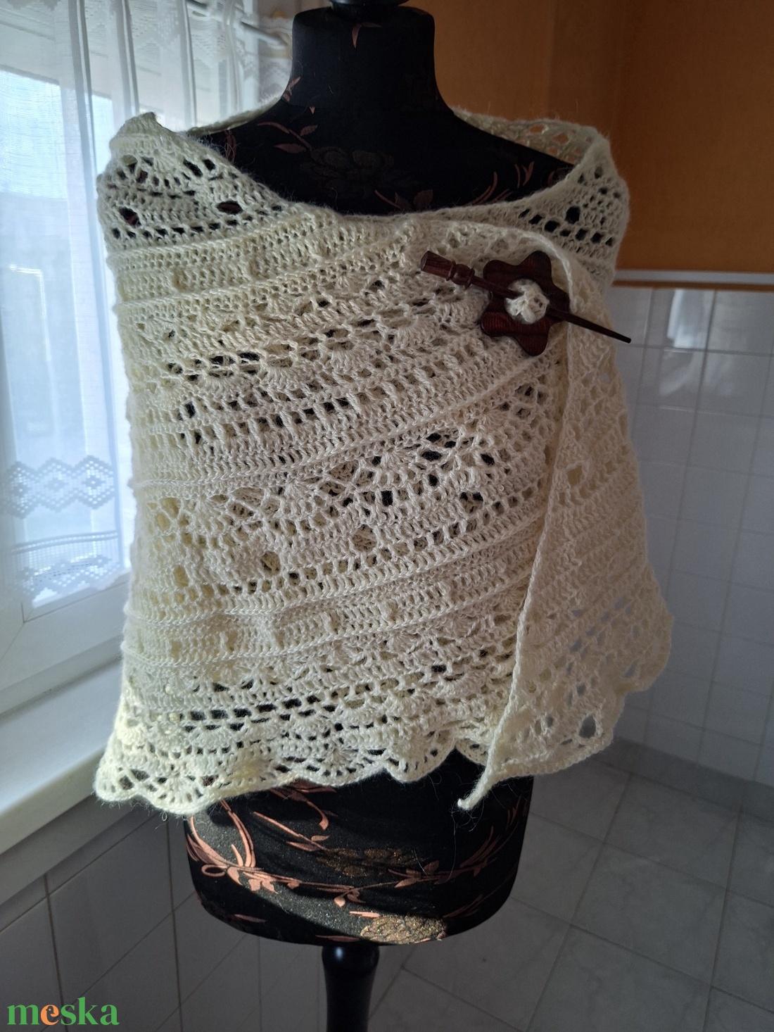 Krémeskendő - ruha & divat - sál, sapka, kendő - kendő - Meska.hu