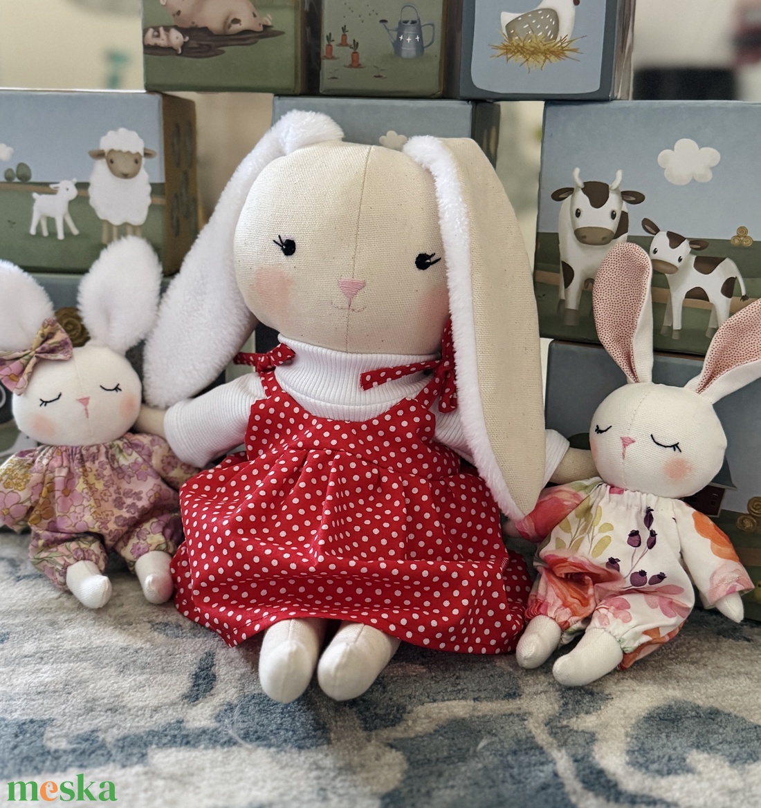 Húsvéti plüss lány nyuszi játék gyerekeknek - pöttyös ruhában és fehér pulcsiban - játék & sport - plüssállat & játékfigura - nyuszi - Meska.hu