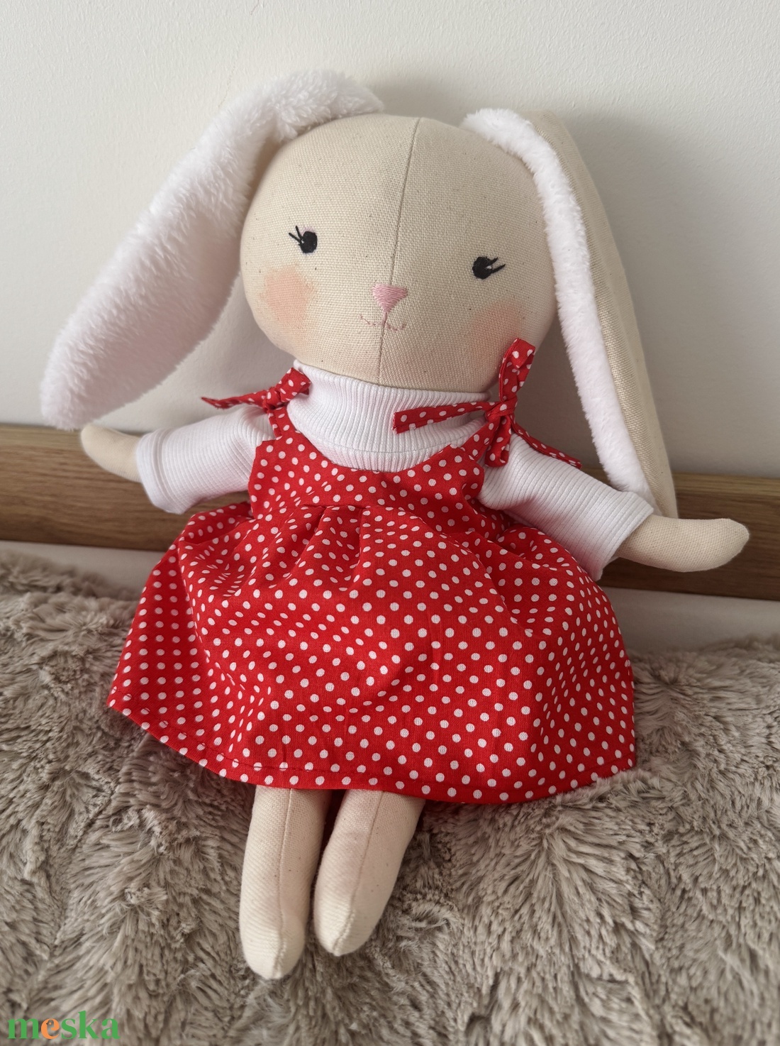 Húsvéti plüss lány nyuszi játék gyerekeknek - pöttyös ruhában és fehér pulcsiban - játék & sport - plüssállat & játékfigura - nyuszi - Meska.hu