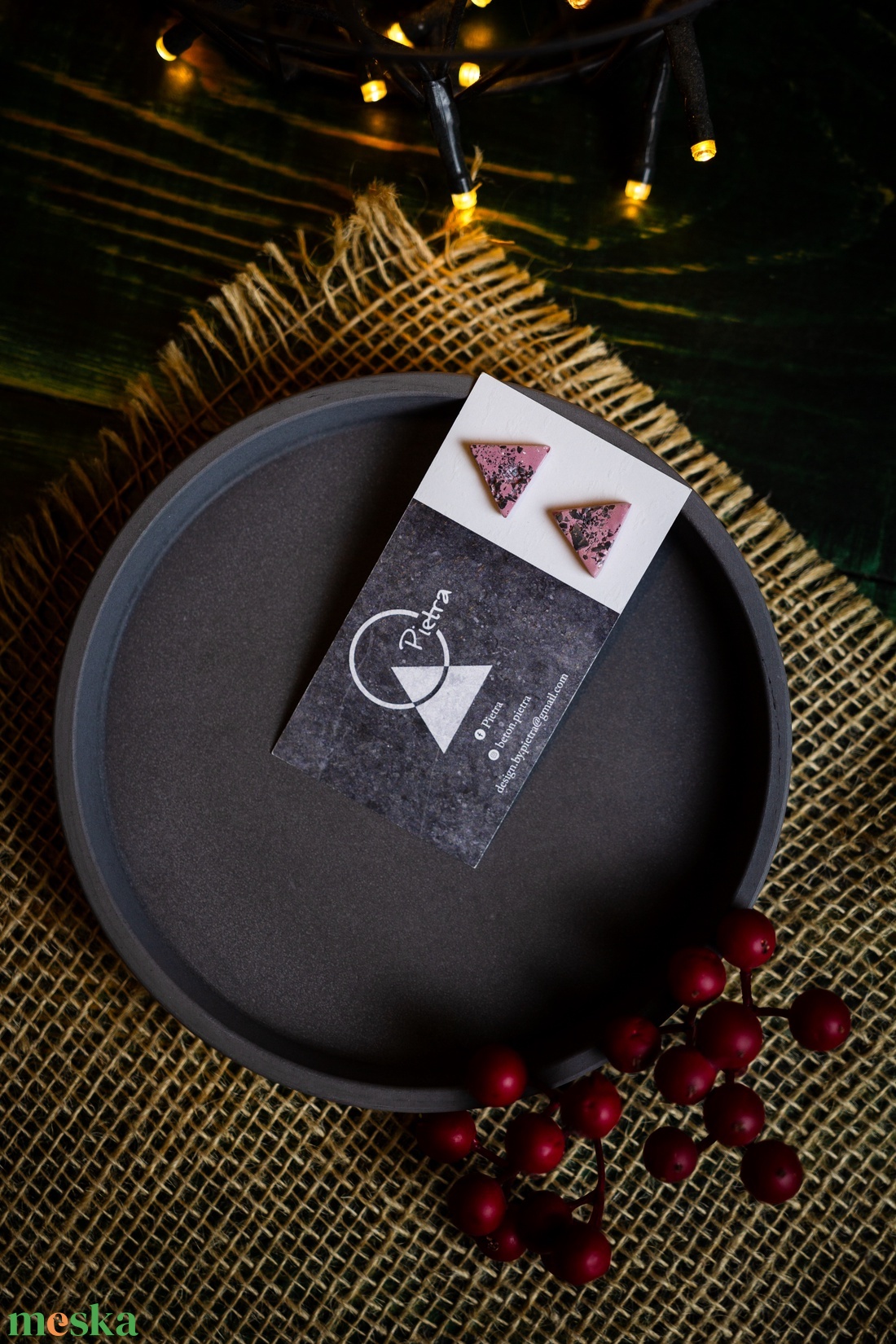 Háromszög - színes beton fülbevaló - ékszer - fülbevaló - pötty fülbevaló - Meska.hu Háromszög - színes beton fülbevaló - ékszer - fülbevaló - pötty fülbevaló - Meska.hu