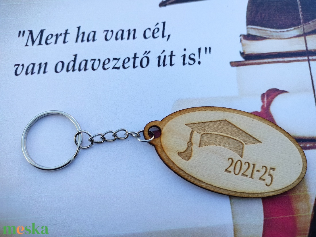 Fa kulcstartó ballagás ajándék egyedi gravírozott - táska & tok - kulcstartó & táskadísz - kulcstartó - Meska.hu Fa kulcstartó ballagás ajándék egyedi gravírozott - táska & tok - kulcstartó & táskadísz - kulcstartó - Meska.hu