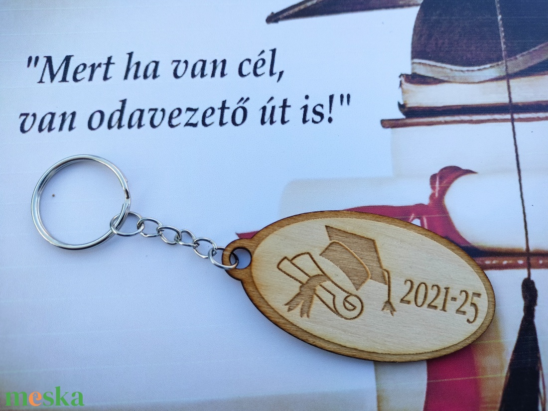 Fa kulcstartó ballagás ajándék egyedi gravírozott - táska & tok - kulcstartó & táskadísz - kulcstartó - Meska.hu Fa kulcstartó ballagás ajándék egyedi gravírozott - táska & tok - kulcstartó & táskadísz - kulcstartó - Meska.hu