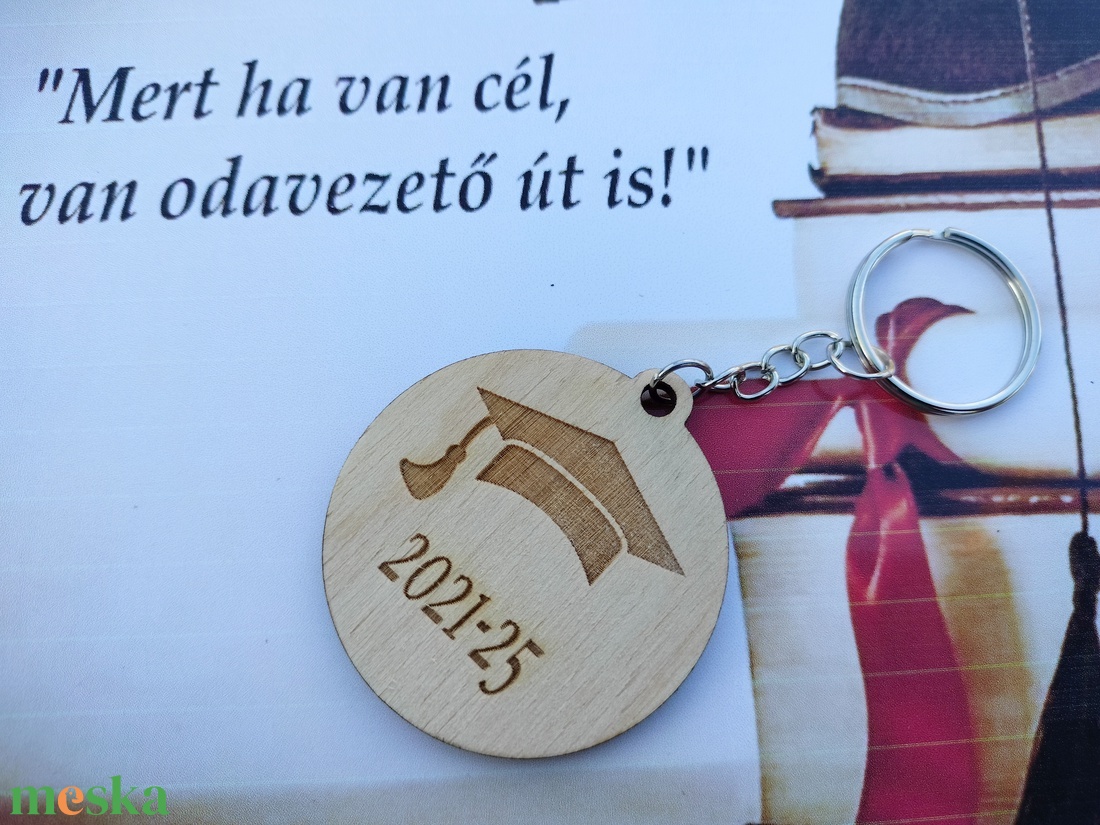 Fa kulcstartó ballagás ajándék egyedi gravírozott - táska & tok - kulcstartó & táskadísz - kulcstartó - Meska.hu Fa kulcstartó ballagás ajándék egyedi gravírozott - táska & tok - kulcstartó & táskadísz - kulcstartó - Meska.hu