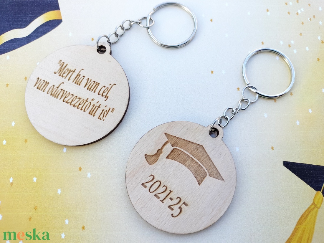 Fa kulcstartó ballagás ajándék egyedi gravírozott - táska & tok - kulcstartó & táskadísz - kulcstartó - Meska.hu Fa kulcstartó ballagás ajándék egyedi gravírozott - táska & tok - kulcstartó & táskadísz - kulcstartó - Meska.hu