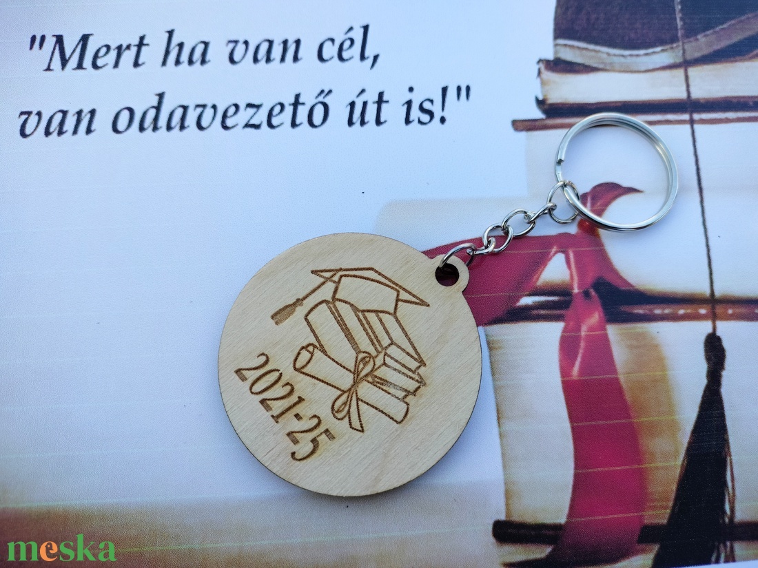 Fa kulcstartó ballagás ajándék egyedi gravírozott - táska & tok - kulcstartó & táskadísz - kulcstartó - Meska.hu Fa kulcstartó ballagás ajándék egyedi gravírozott - táska & tok - kulcstartó & táskadísz - kulcstartó - Meska.hu