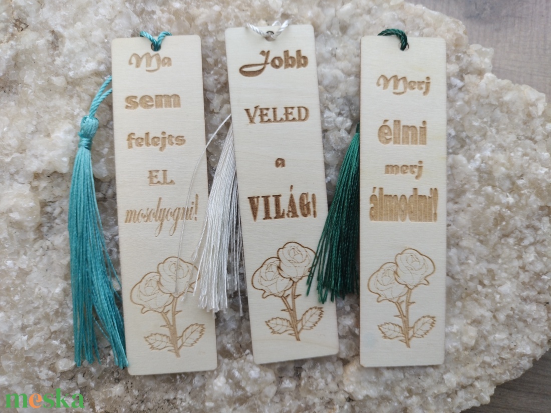 Könyvjelző  motivációs felírattal ajándék gravírozott rózsa  - könyv & zene - könyvjelző - Meska.hu