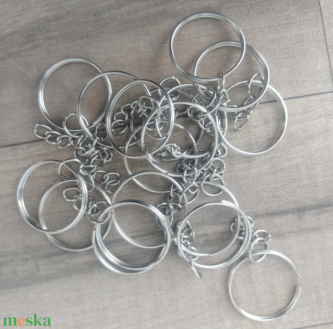 Kulcstartó karika lánccal   - kellékek & szerszámok - csat, karika, zár - Meska.hu