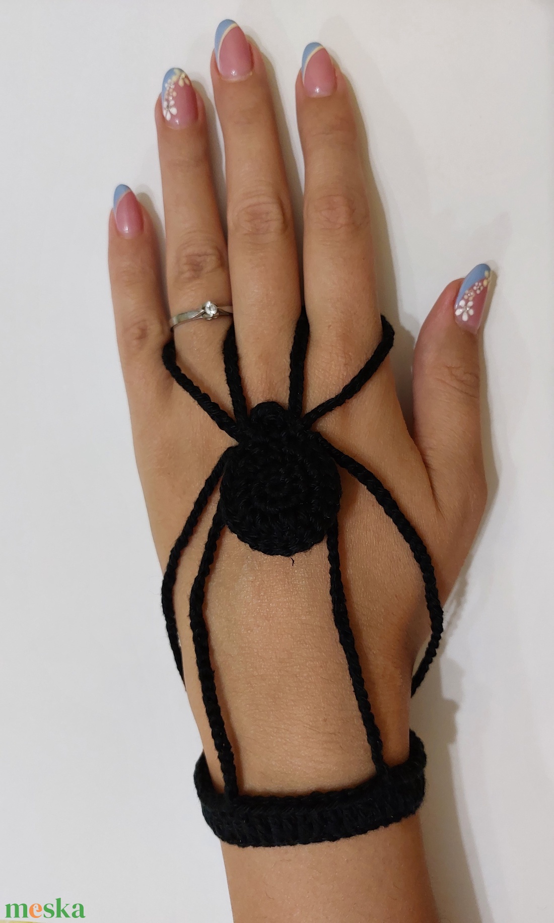 Horgolt Halloweeni csuklódísz / Pókos jelmez kiegészítő - otthon & életmód - dekoráció - halloween - halloweeni jelmez és kiegészítők - Meska.hu Horgolt Halloweeni csuklódísz / Pókos jelmez kiegészítő - otthon & életmód - dekoráció - halloween - halloweeni jelmez és kiegészítők - Meska.hu