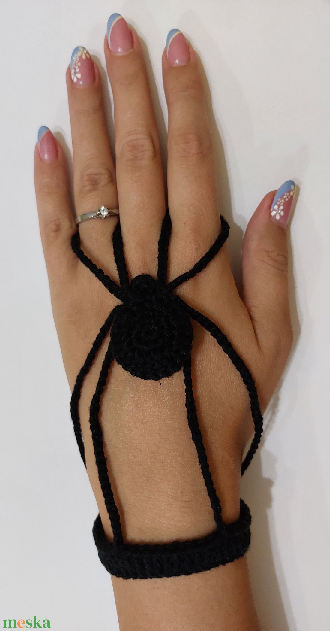 Horgolt Halloweeni csuklódísz / Pókos jelmez kiegészítő - otthon & életmód - dekoráció - halloween - halloweeni jelmez és kiegészítők - Meska.hu