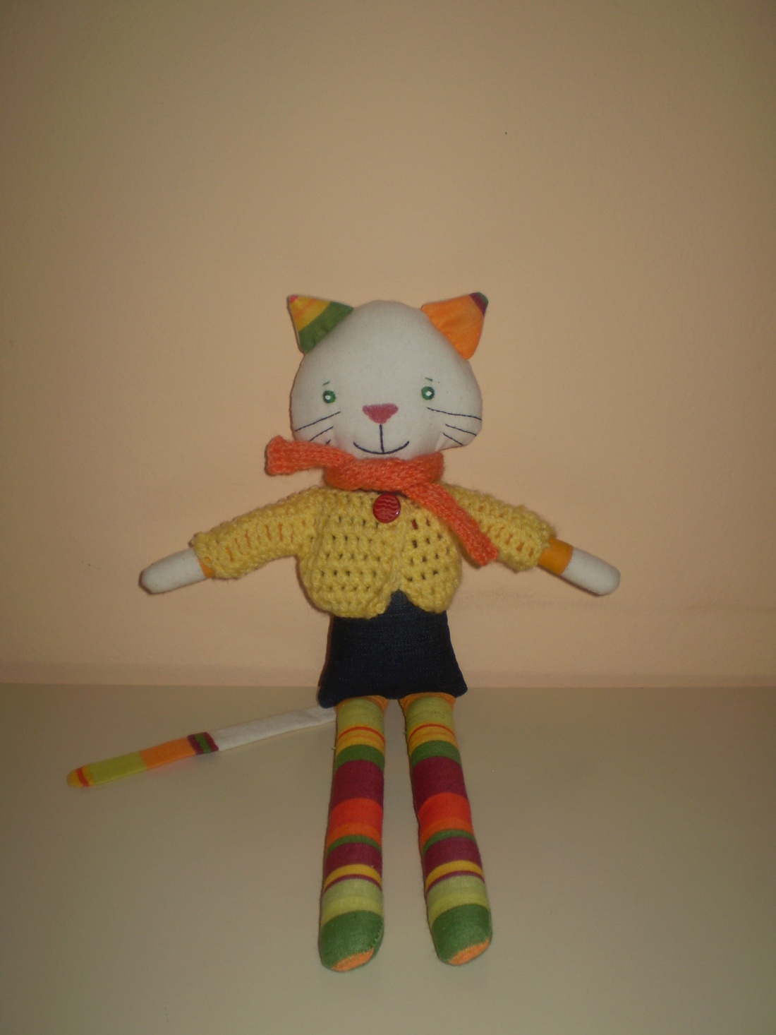 Fázós Galagonya cica -  - Meska.hu