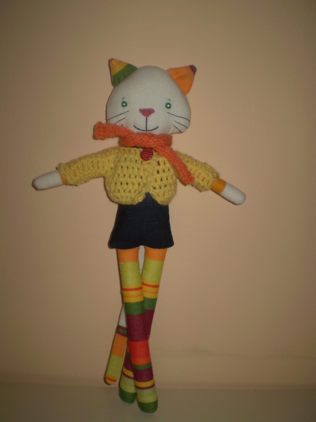 Fázós Galagonya cica -  - Meska.hu