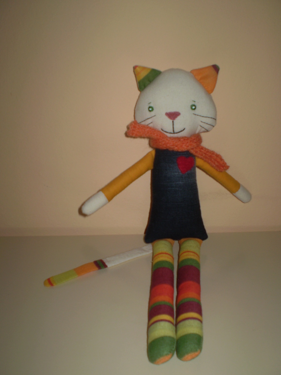 Fázós Galagonya cica -  - Meska.hu