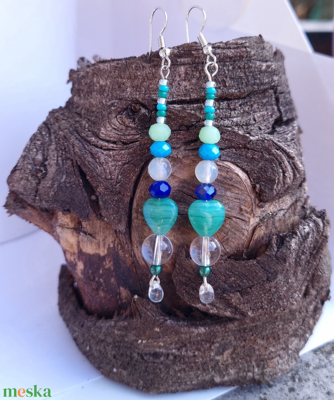 Jégkirálynő-fülbevaló üveggyöngyökből - ékszer - fülbevaló - lógó fülbevaló - Meska.hu