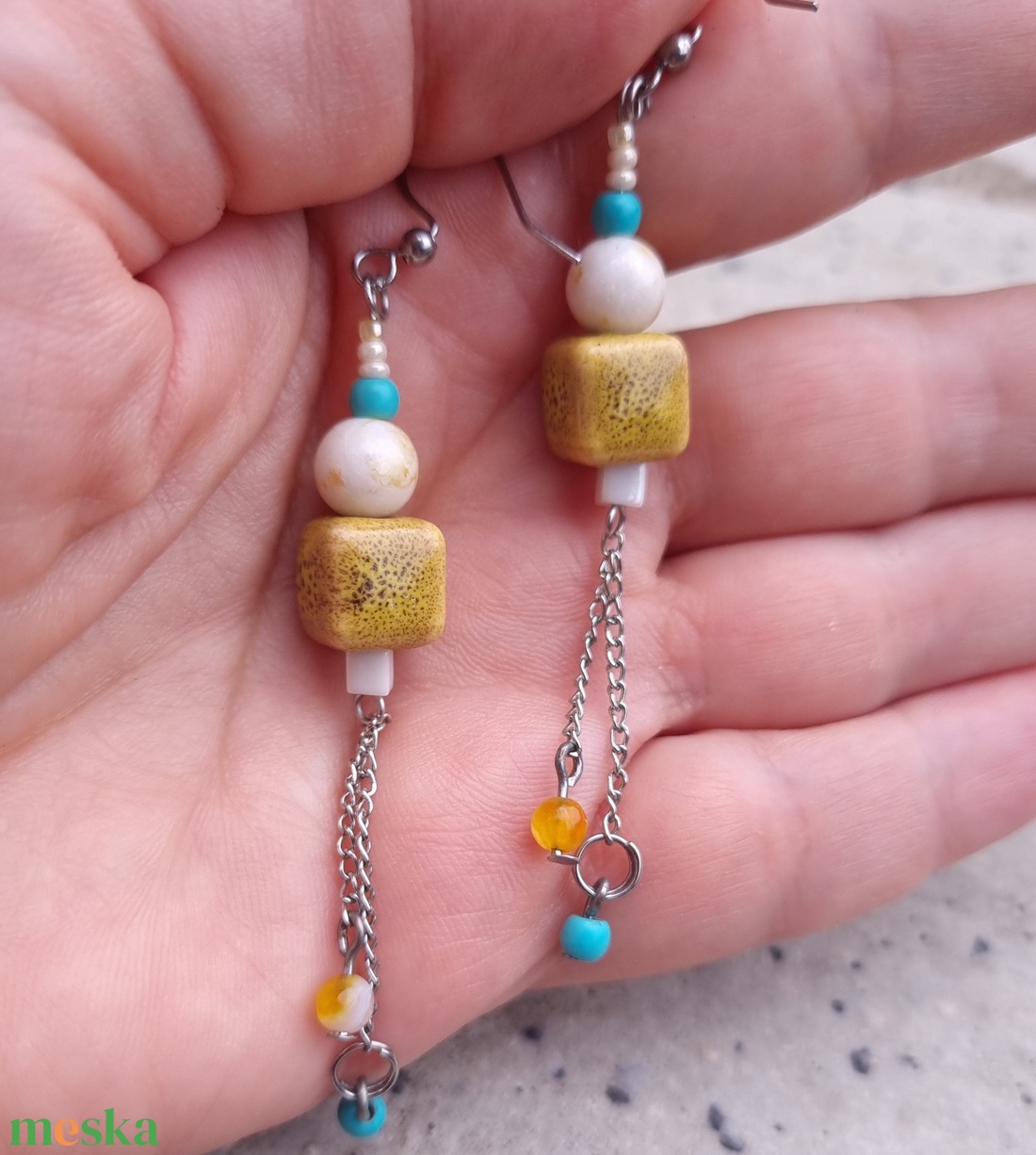 Pag-hosszú fülbevaló kerámiagyönggyel - ékszer - fülbevaló - lógó fülbevaló - Meska.hu