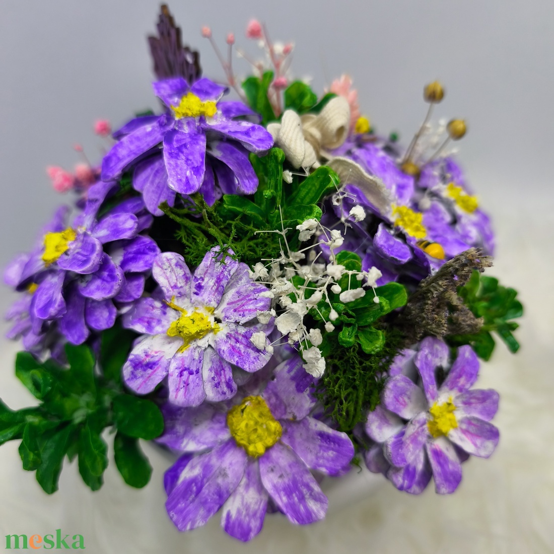 Kézzel festett tobozvirág-dísz kerámia tálban � lila � Anya / Mama felirattal, anyáknapi ajándék - otthon & életmód - virágdekoráció - virágdíszek - asztali virágdísz - Meska.hu